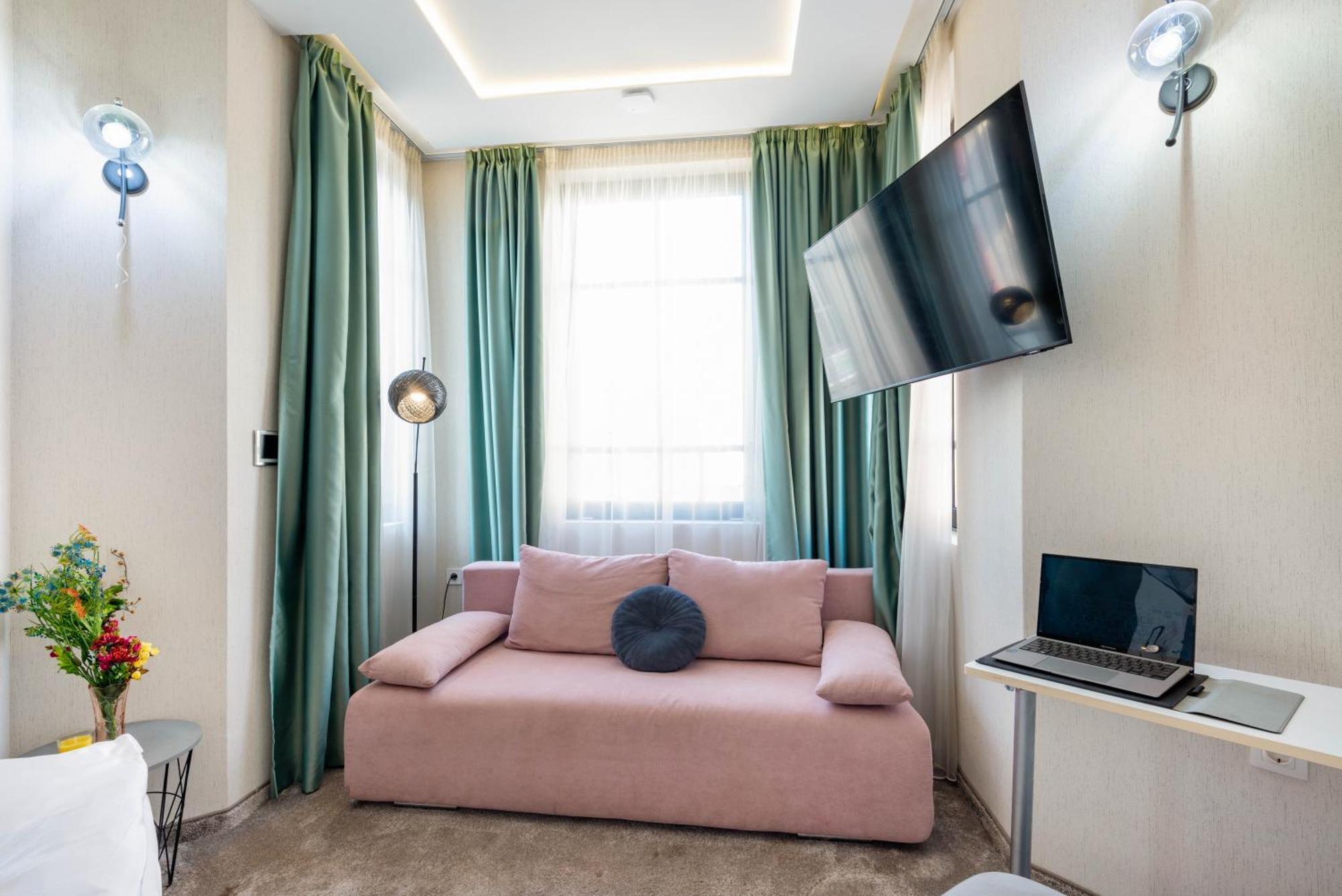Aurora Hills Hotel Пловдив Экстерьер фото